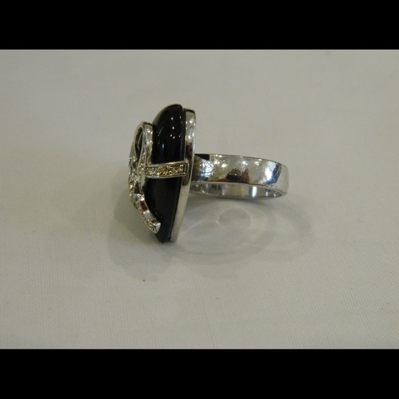 Heart Cocktail Ring Size 5 Black With Rhinestones In Excellent Condition - Picture 2 of 4